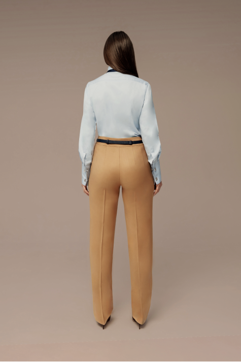 Рубашка С французским манжетом вид сзади